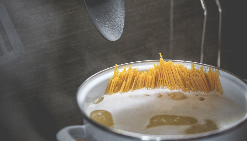 Wie viel Nudeln pro Person? Die optimale Menge für Ihre Mahlzeiten zwei Portionen Spaghetti kochen